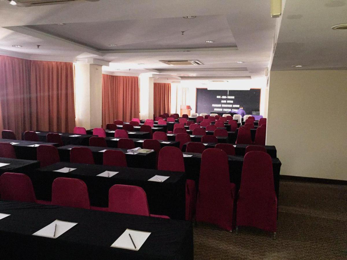 Hotel Grand Crystal Alor Setar Exterior photo