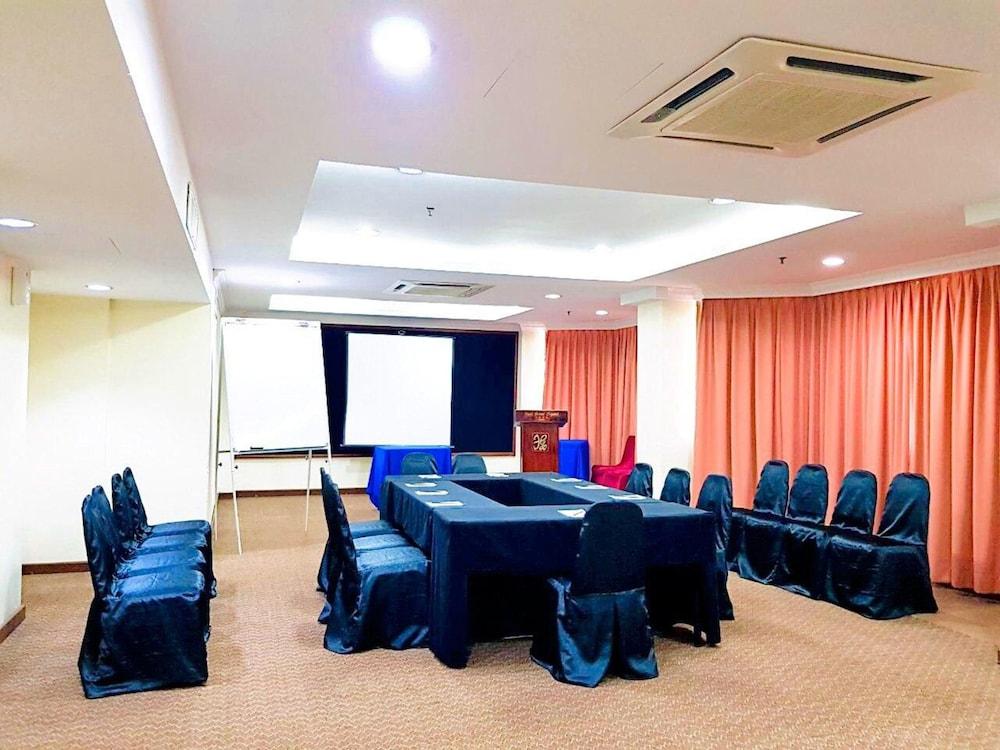 Hotel Grand Crystal Alor Setar Exterior photo